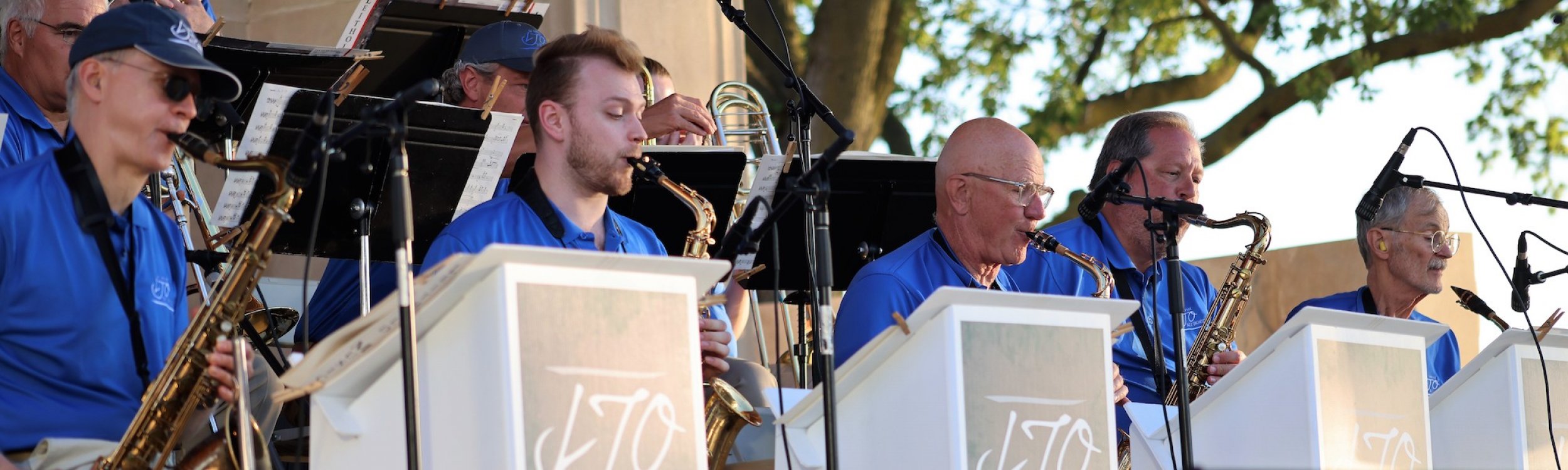 saxophones saxophones